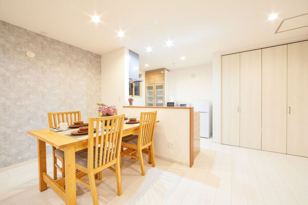 客室内のダイニングエリア