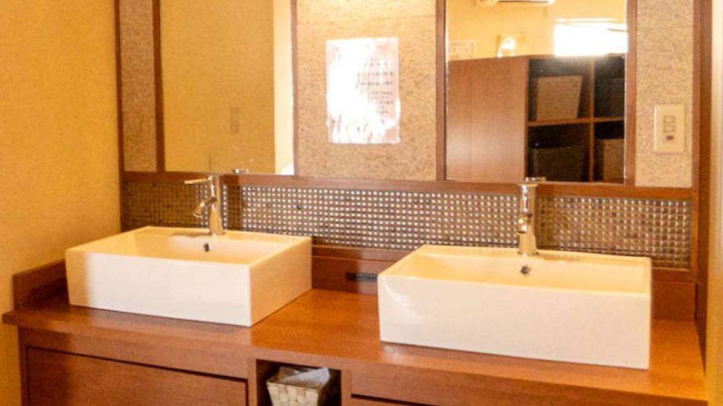 夜とは雰囲気の違う
朝風呂を楽しむ / 2