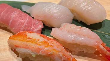 夕食／おかわり自由の寿司一例 / 4