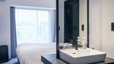 スタンダードツインルームの客室洗面台 / 4