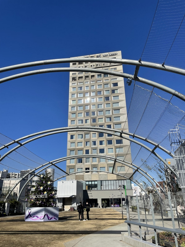 ミヤシタパークに建つホテル