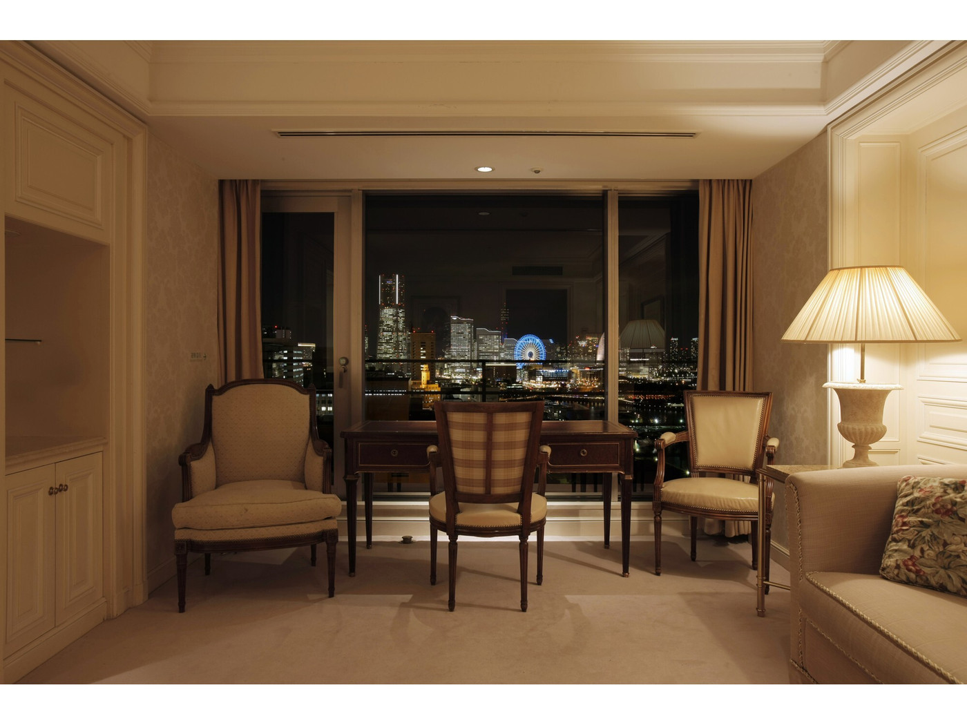 異国情緒漂うクラシカルな空間で非日常を味わう3578402