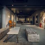 ホテルに入ると
アートがお出迎え / 2