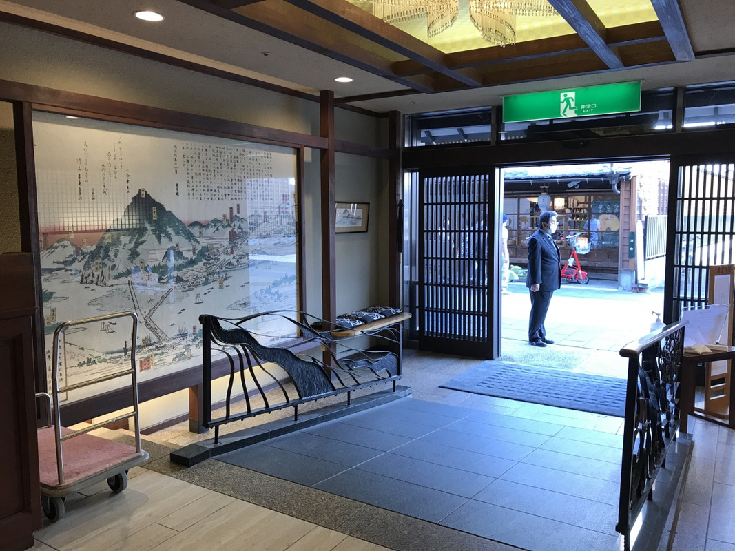 エントランスホール