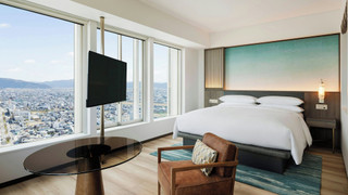 デラックス ルーム キングベッド 1 台 マウンテンビュー コーナー