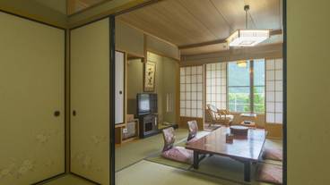 客室内のダイニングエリア / 8