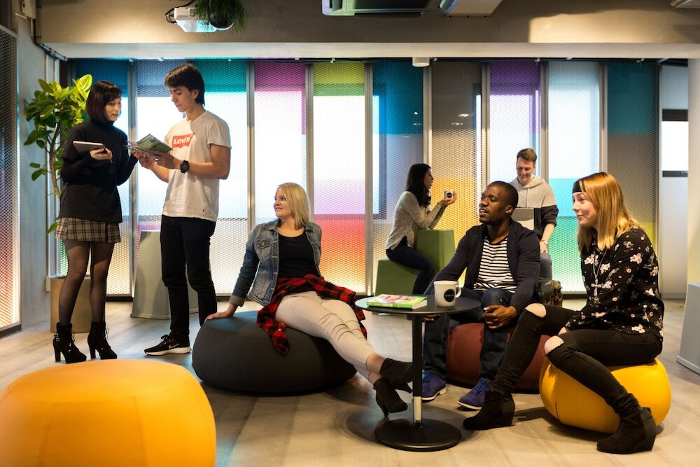 ロビーラウンジ