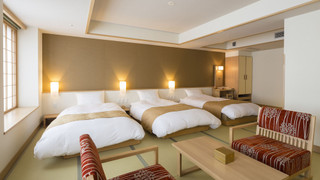 デラックストリプル