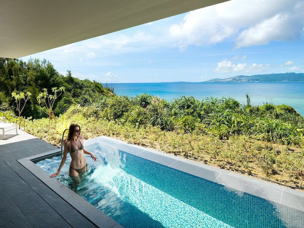 絶景プールで心を解放♡海岸線に佇むラグジュアリーホテル4050940