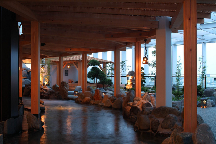 1．仕事帰りでもふらっと行ける！「万葉倶楽部」4236548