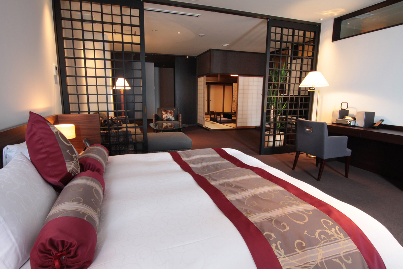 KIZASHI THE SUITE3409077