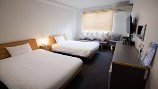 ツインルーム (セミダブルベッド x 2) [禁煙]