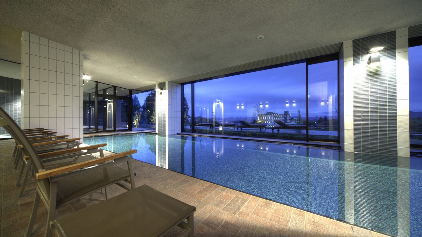 室内温水プール