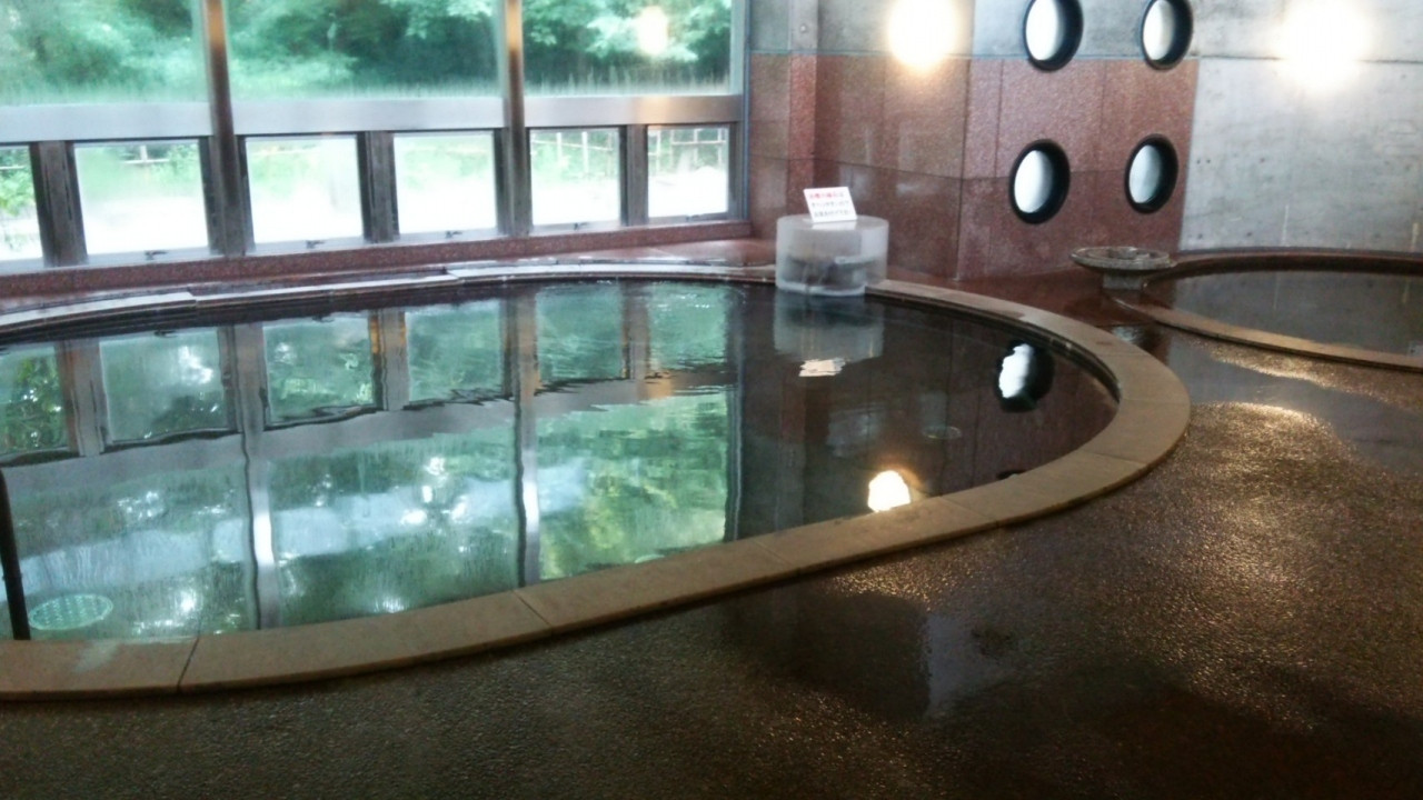 四万十の風を感じながら、2人きりの湯浴みを堪能4259015