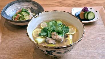 食事・飲み物 / 4