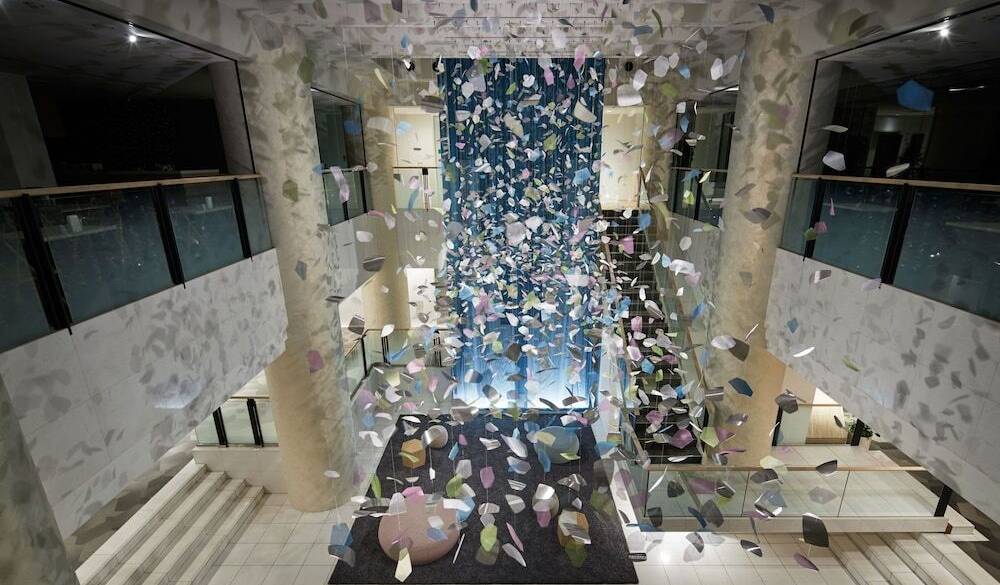 ロビーのアート / 2