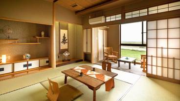 客室内のダイニングエリア / 5