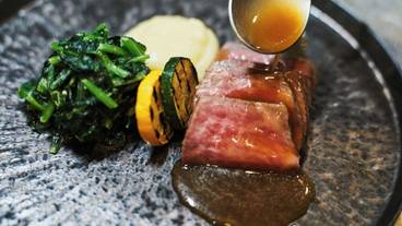 食事・飲み物 / 12