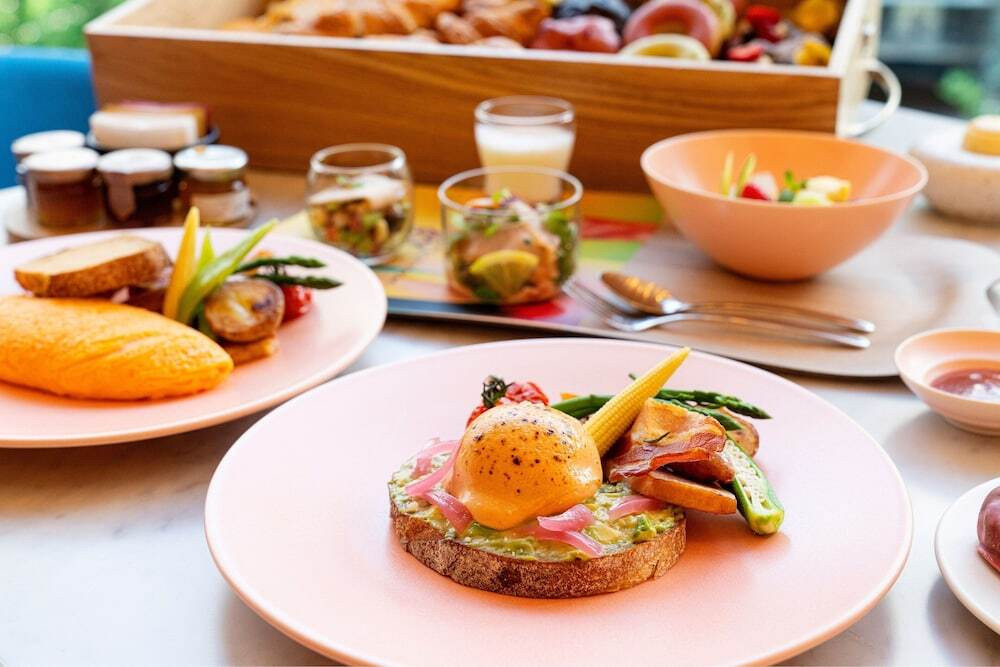 カクテルバーや屋内プールも備えた大人の遊び場4260291