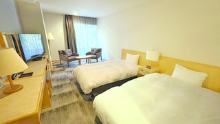 洋室 (27平米) ベッド2台 禁煙