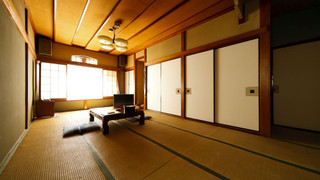 和室25㎡、バス・トイレ共同 （6名様まで）