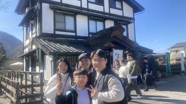 施設の正面 / 23