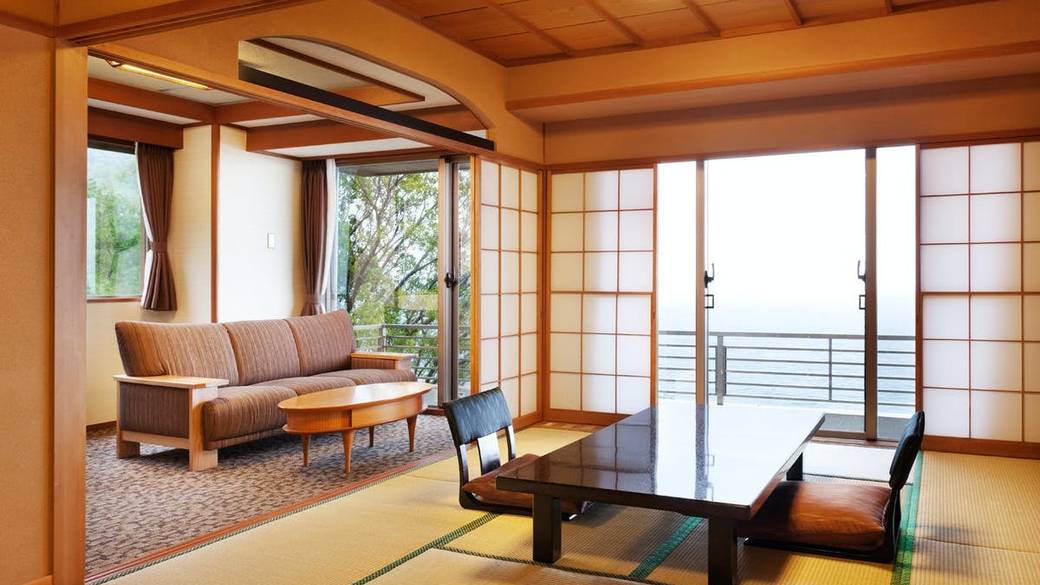 海を愛でる贅沢な時間
お部屋でのんびり / 4