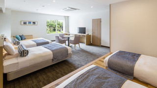 デラックス 4 人部屋 (シングルベッド 4 台)