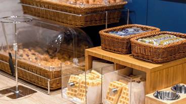 朝食スペース / 13