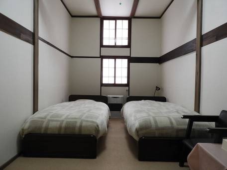 ブロッケンヒュッテ / 4