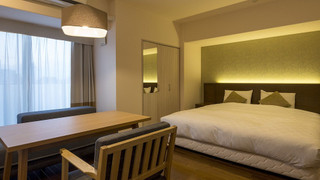 デラックスキングB（シャワーブース ベッドサイズ200㎝+ソファベッド 禁煙 定員3名）