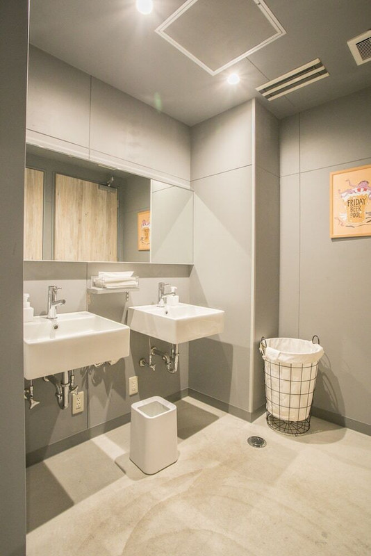 バスルームのシャワー