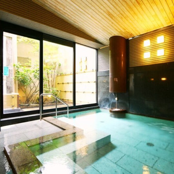 湯涌温泉の静かさを満喫できる、歴史ある旅館3543504