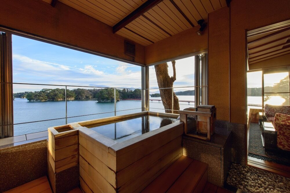 カキに牛タン、大海老も！特選食材を炭火焼で堪能4752646