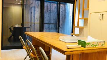 客室内のダイニングエリア / 5