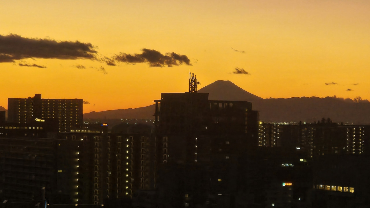 東京湾越しの美しい富士山