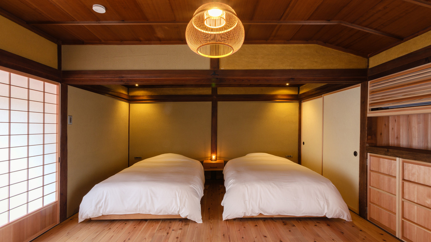 土間のキッチンでセルフクッキング♪二人で作った料理はおいしさ100倍3417321