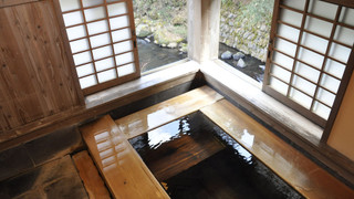 和洋室　Aタイプ　【和室8畳+洋間8畳】