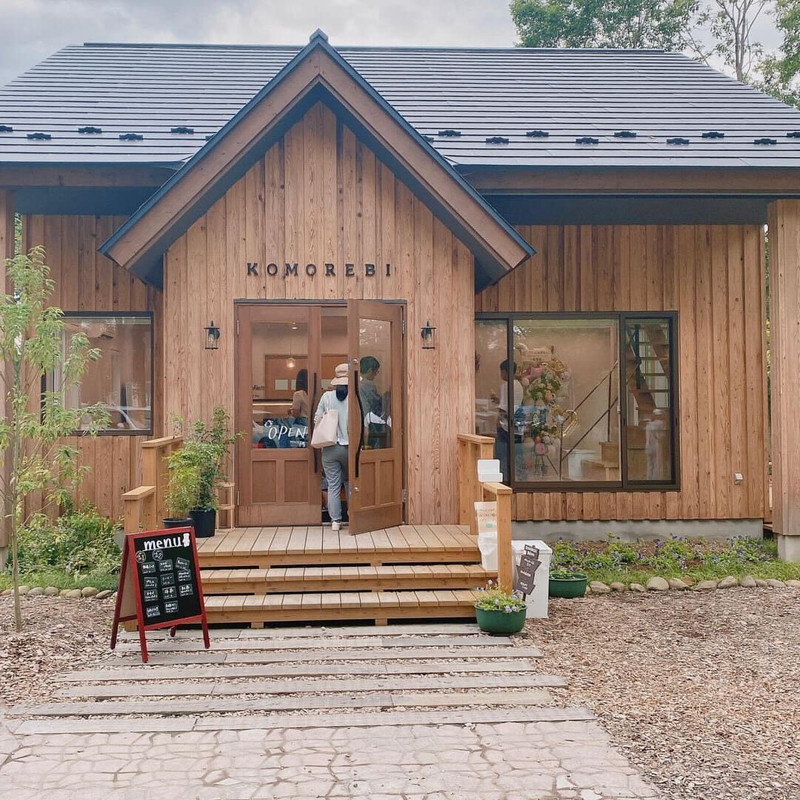 ジェラート店「KOMOREBI gelato(コモレビジェラート)」 / 1