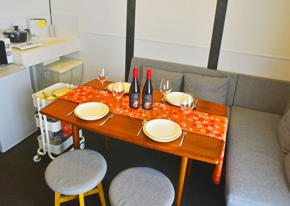 客室内のダイニングエリア