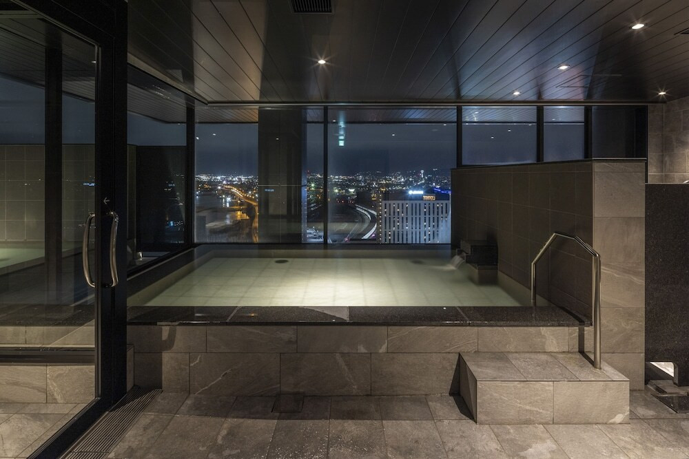 灯の湯の内風呂(夜)