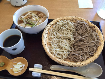 「蕎麦 二天」料理 909084 二色ざる&つけ 牛ホルモン
