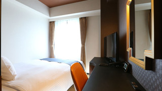 【喫煙】ダブルルーム/ベッド幅140cm×1台/2名まで/13㎡