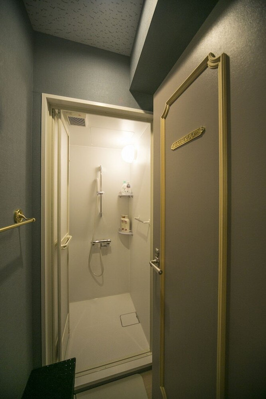 バスルームのシャワー