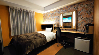 ダブルルーム ダブルベッド 1 台 喫煙可