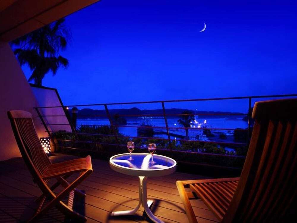 露天風呂付き客室で2人で一緒に癒されて3658724