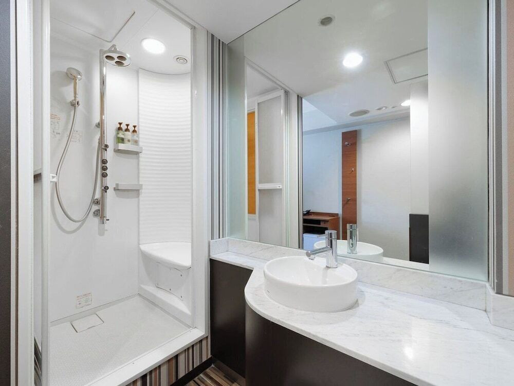 バスルームのシャワー