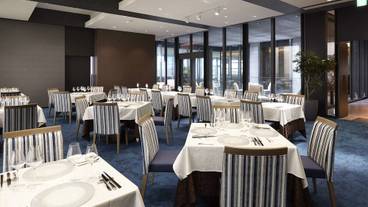 The 30th Restaurant テーブル席 / 5