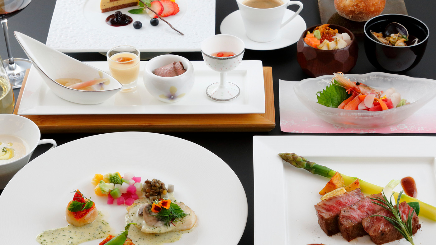 大雪山系と色彩の美しさを望む丘の上のホテル4287415