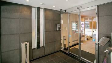 施設の入り口 / 4